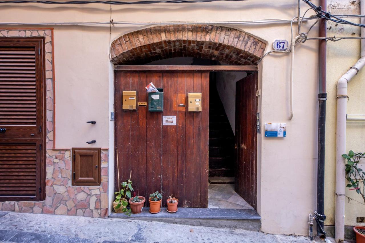 La Stalla Cefalù Exteriör bild